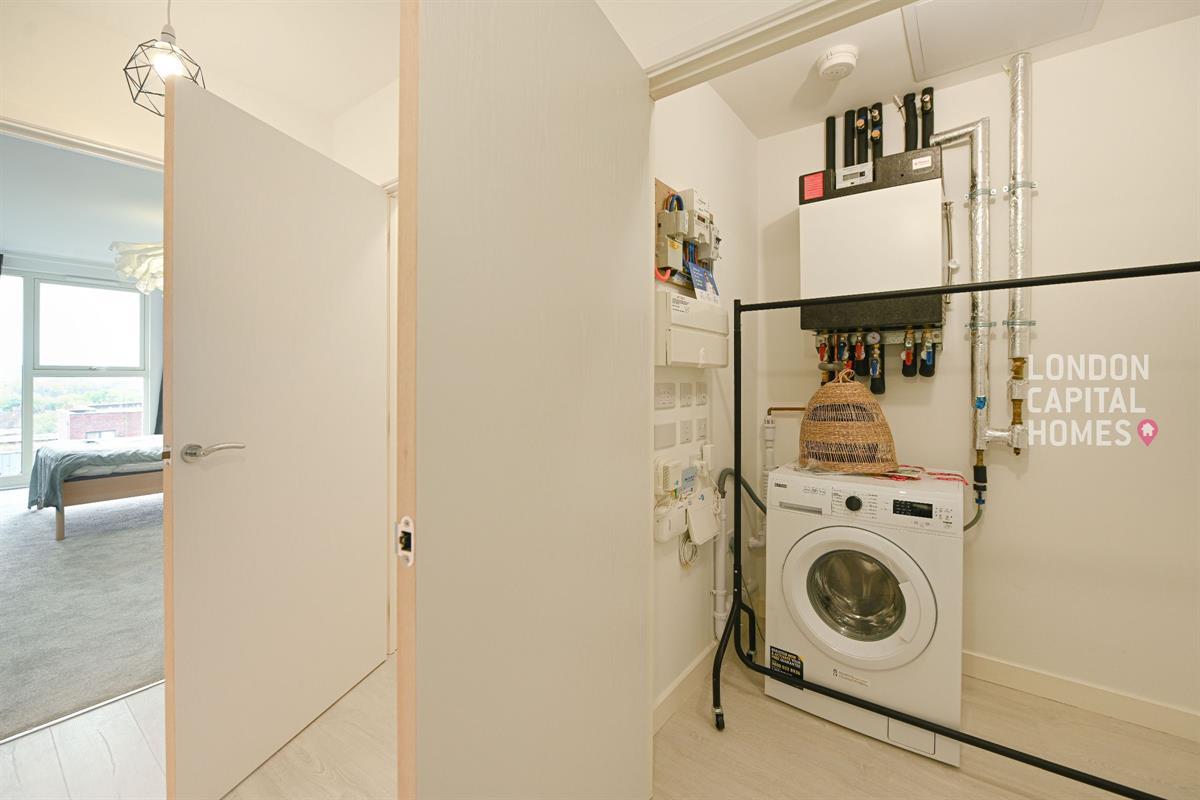 Nuthatch Apartments, 16 Shearwater Drive, London